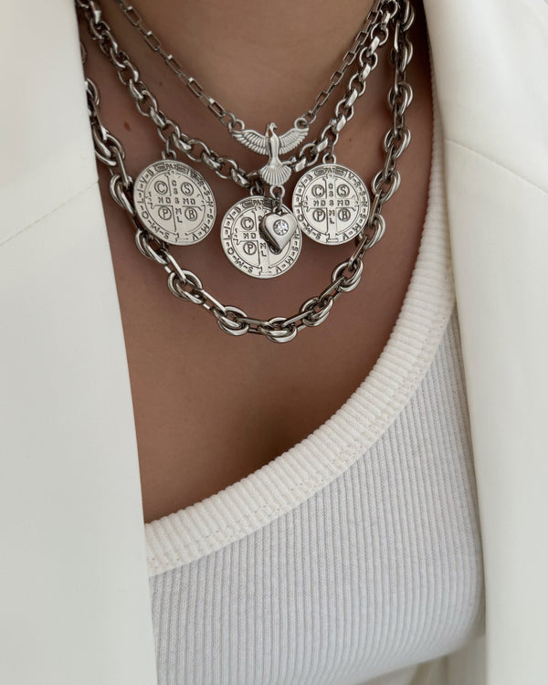 Conjunto Colares Religiosos Prateados  Medalhas São Bento  Espirito Santo CJ22140