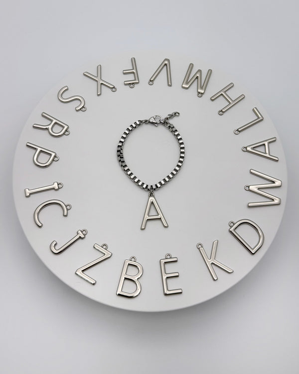 Pulseira Prata Corrente Veneziana Letra Inicial Personalizada PU22136